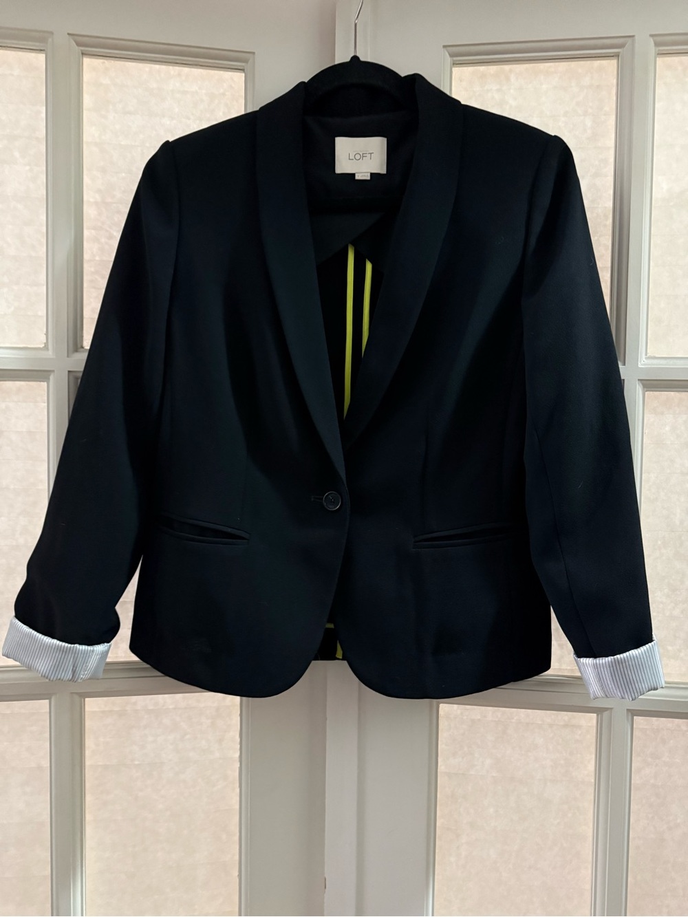 Ann Taylor LOFT Lightweight Black Blazer Size Small